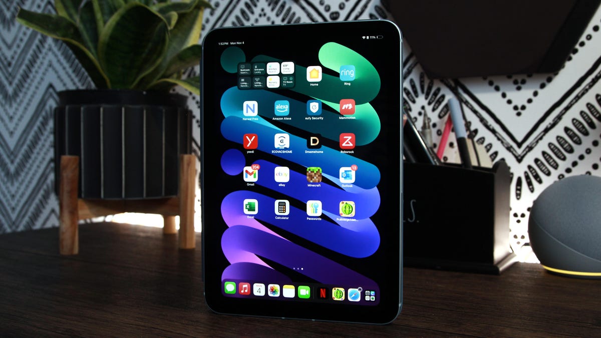 why-the-ipad-mini-7-is-the-ultraportable-tablet-to-beat-this-holiday-travel-season-–-and-it’s-$50-off