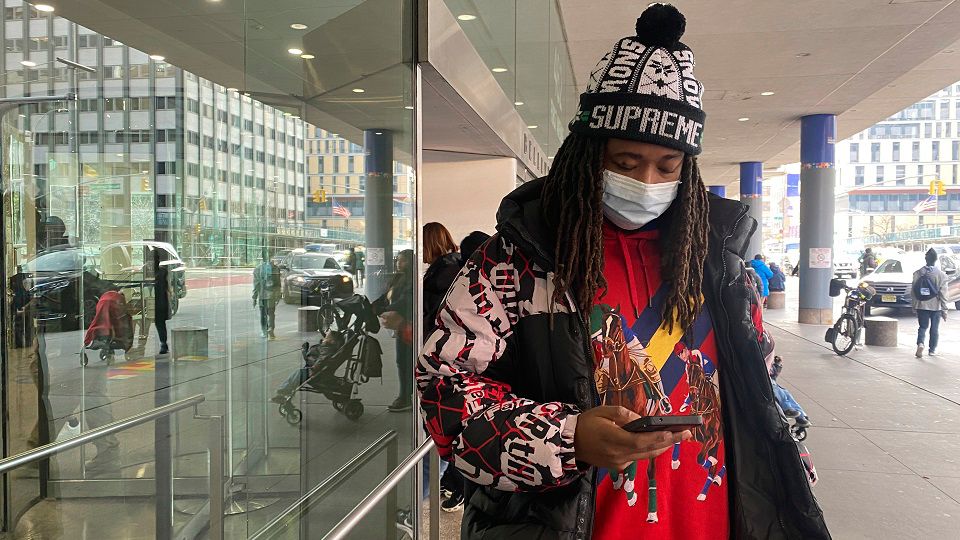 more-hospitals-are-requiring-masks-as-flu-and-covid-19-cases-surge