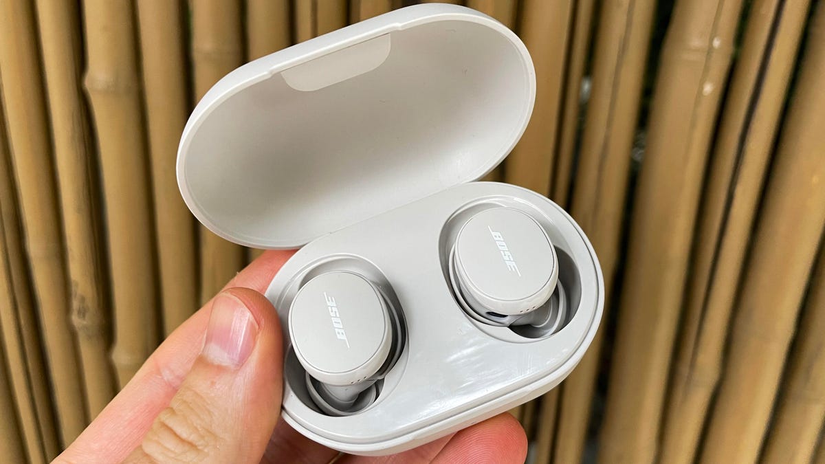 one-of-the-best-noise-canceling-earbuds-i’ve-tested-isn’t-made-by-sony-or-apple