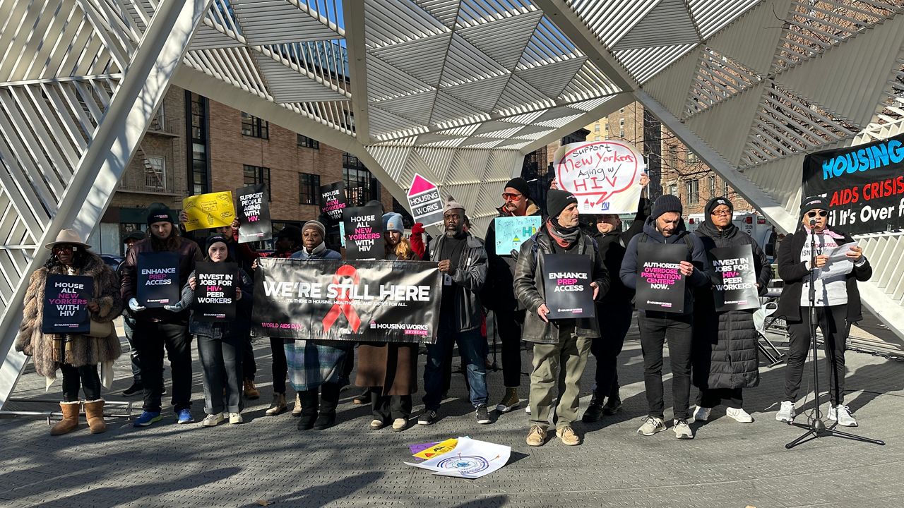 new-yorkers-commemorate-world-aids-day-with-reading-of-the-names