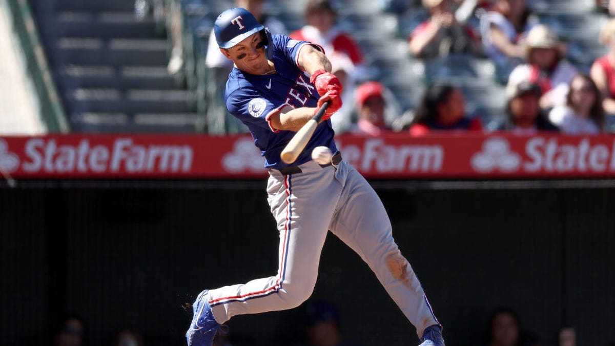 5-ways-ai-is-changing-baseball-–-and-big-data-is-up-at-bat