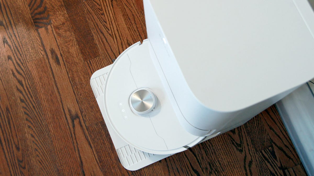 this-discounted-robot-vacuum-conquered-the-toughest-room-in-my-home