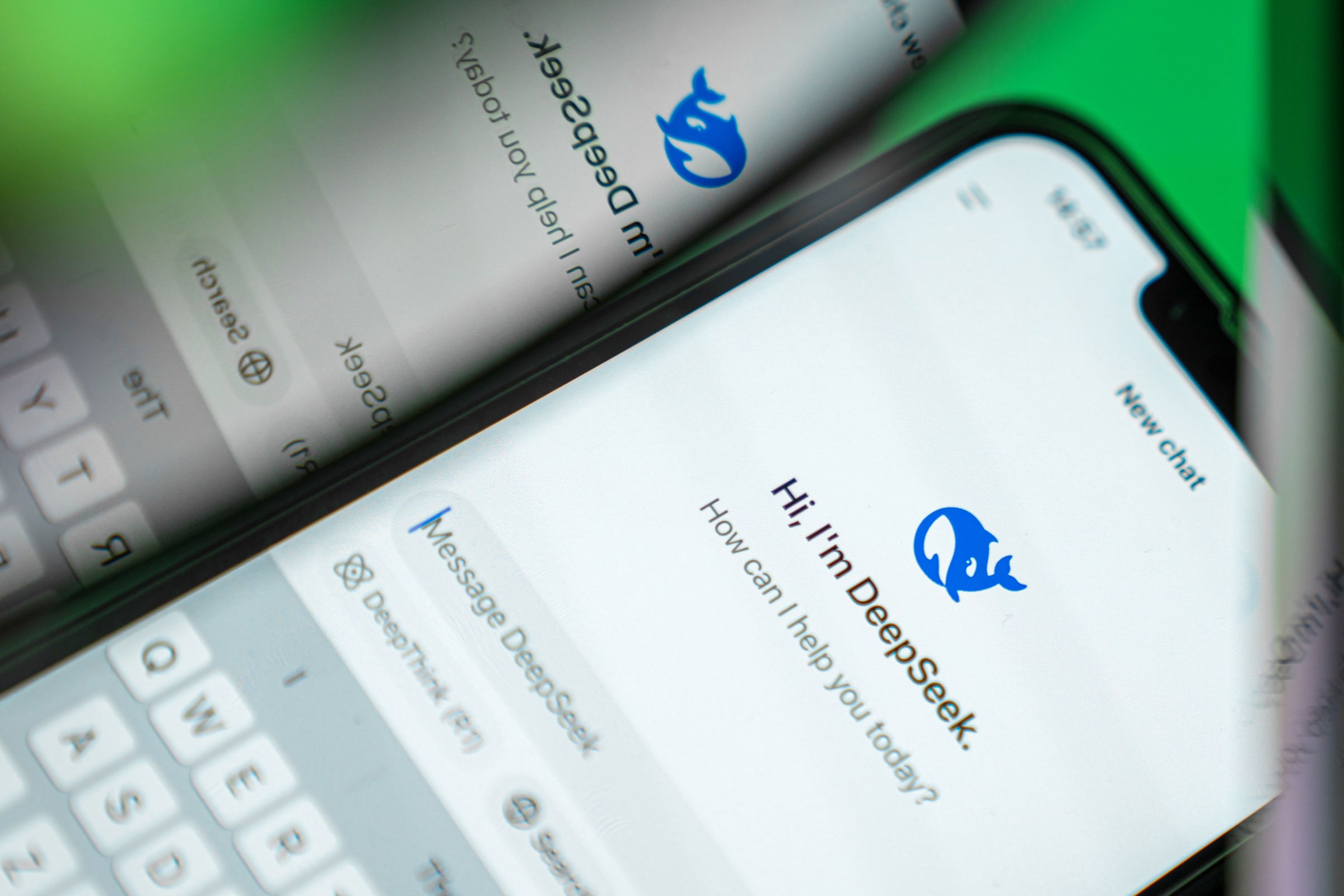 deepseek-vs.-chatgpt:-hands-on-with-deepseek’s-r1-chatbot