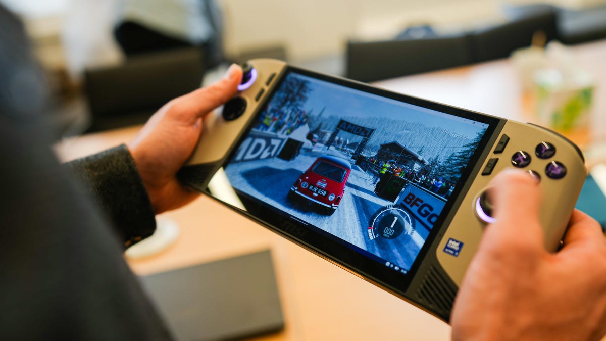 i-tested-msi’s-new-windows-handheld-and-would-consider-it-over-a-gaming-laptop