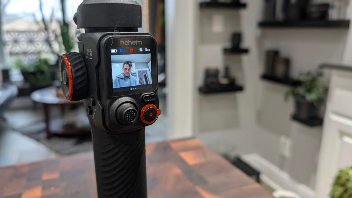 finally,-a-phone-gimbal-that-seriously-leveled-up-my-videos-with-impressive-auto-tracking