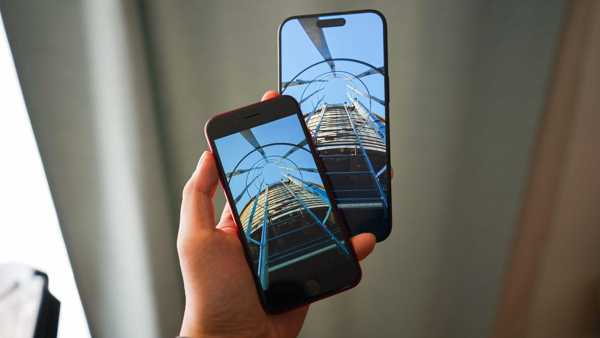 the-iphone-se-4-this-week-isn’t-what-you’re-expecting-–-and-we-can-thank-apple-intelligence-for-that
