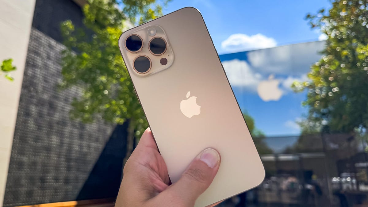 i-changed-these-11-iphone-settings-and-improved-its-battery-life-dramatically