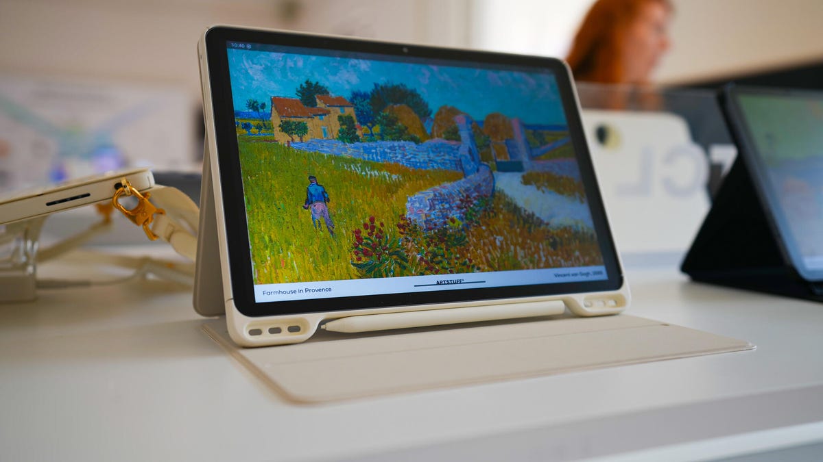 the-tablet-that-replaced-my-kindle-and-ipad-is-finally-getting-a-successor