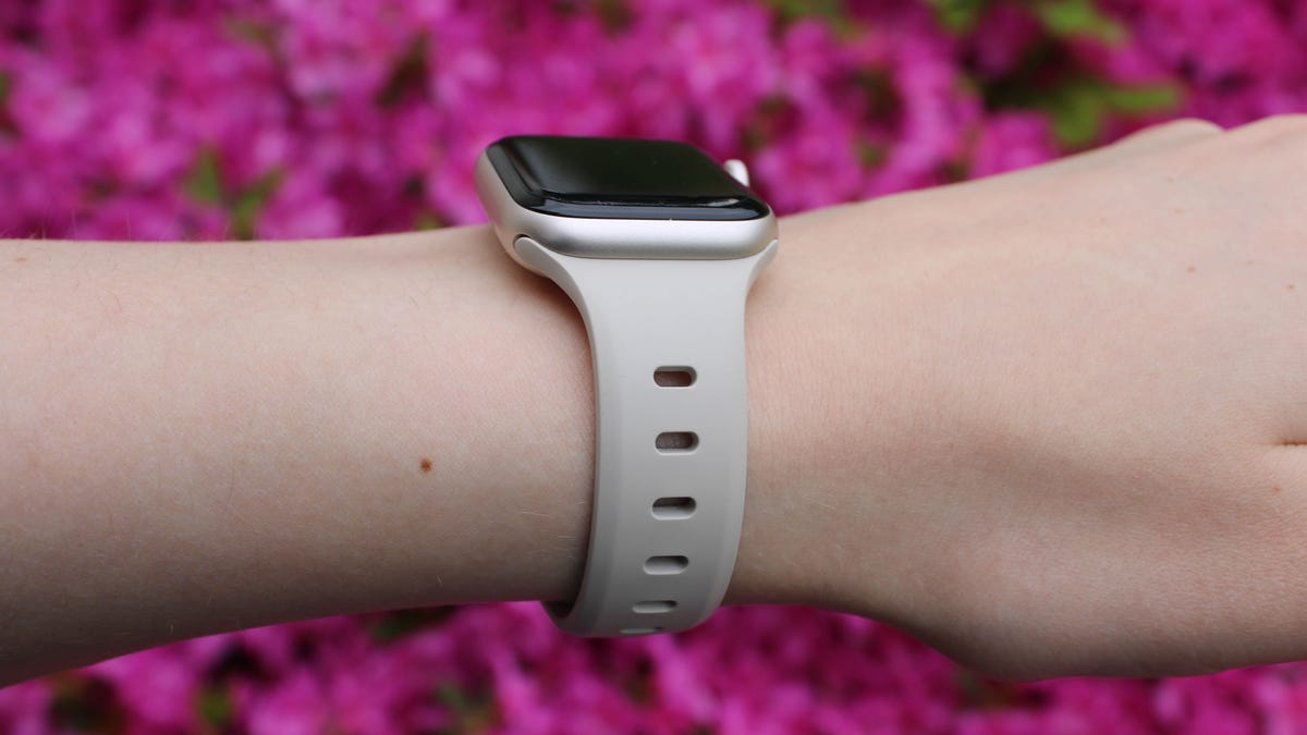 our-favorite-nomad-tech-accessories-are-up-to-40%-off-during-this-overstock-sale