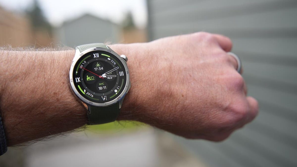 my-favorite-android-smartwatch-beats-samsung-and-google-with-its-multi-day-battery-life