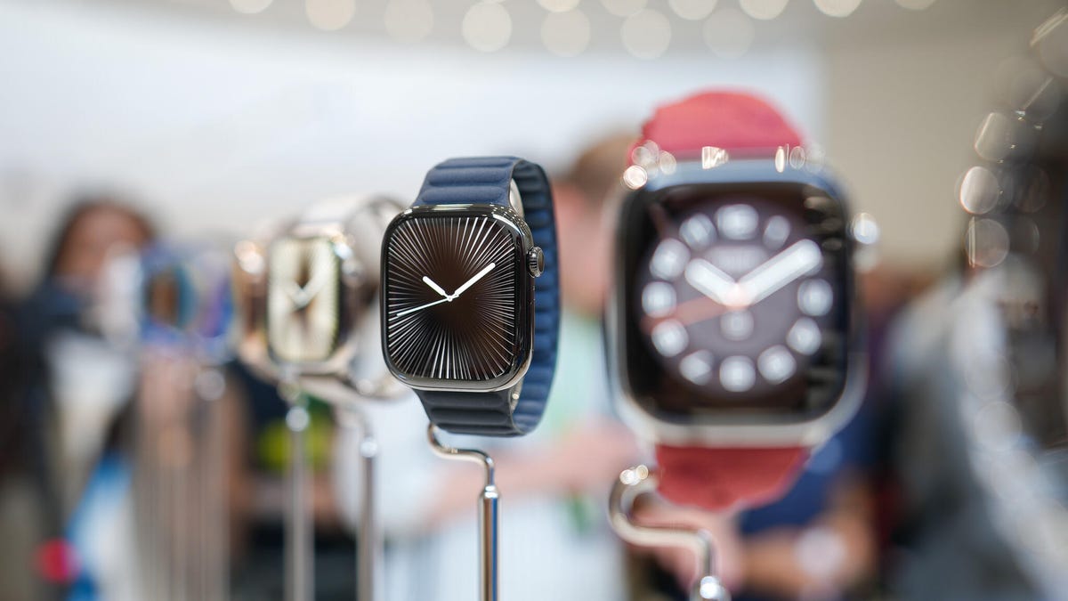 the-apple-watch-series-10-is-on-sale-for-its-lowest-price-ever-at-every-major-retailer