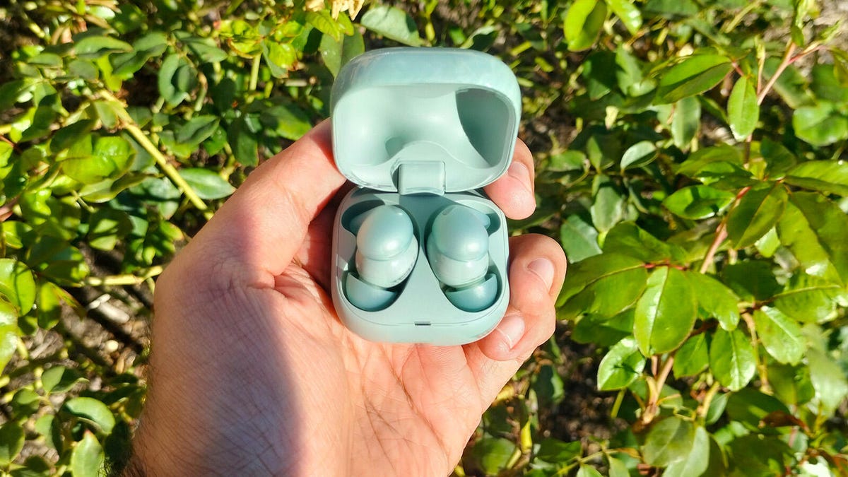 i-swapped-my-old-workout-earbuds-for-these-sony-linkbuds-fit-–-and-i’m-never-going-back