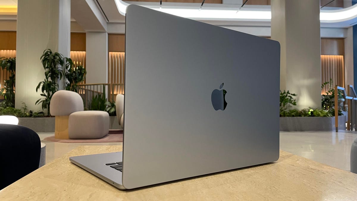 after-years-with-windows,-i-used-the-macbook-air-m4-for-one-week.-here’s-how-it-went