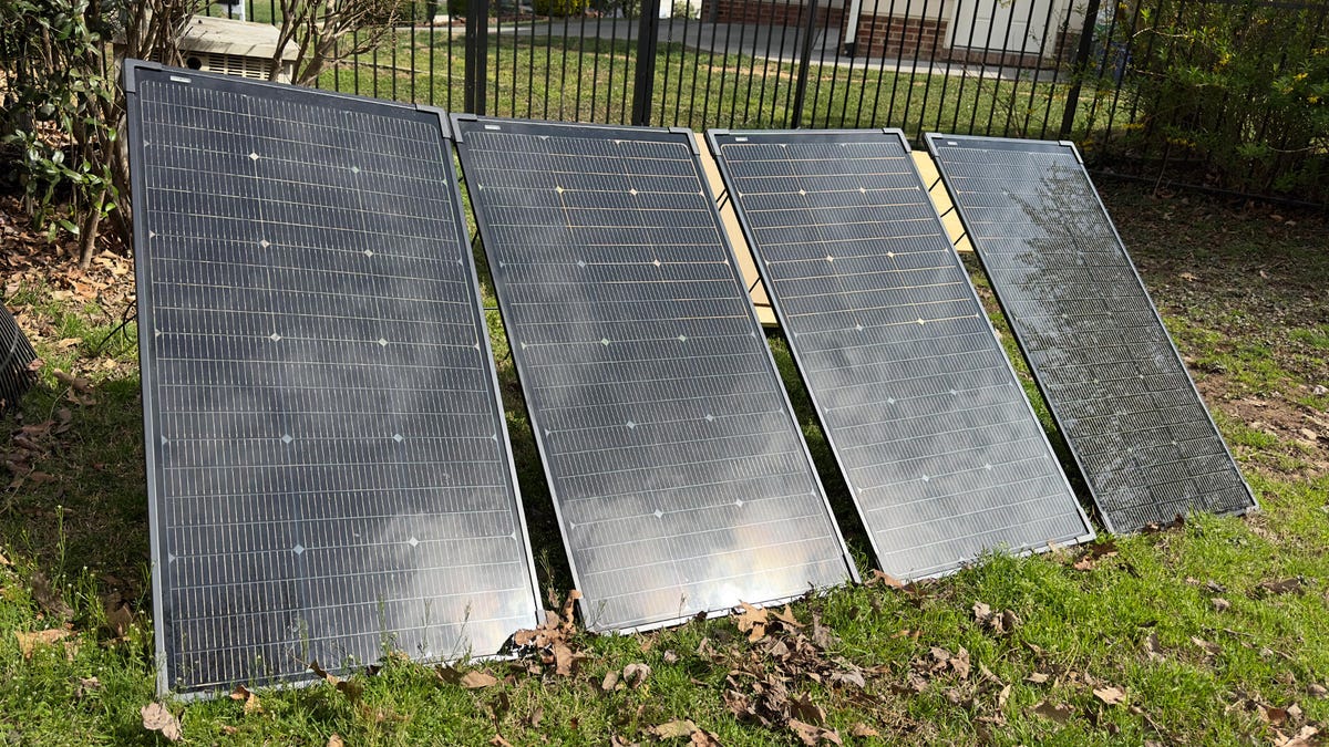 these-backyard-solar-panels-are-saving-me-$30-a-month-–-here’s-how