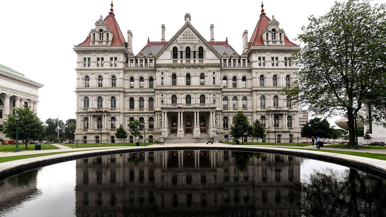 hochul:-$254b-state-budget-deal-includes-school-cellphone-ban,-inflation-checks,-discovery-law-changes