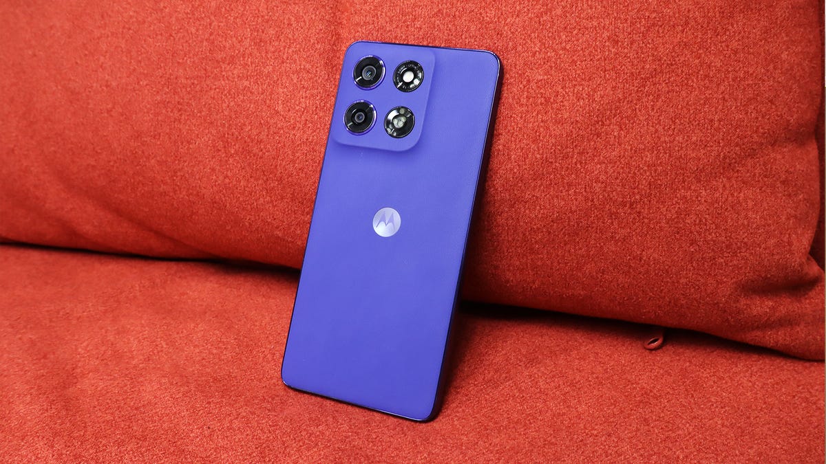 i-didn’t-expect-to-love-a-budget-stylus-phone-–-but-motorola-proved-me-wrong