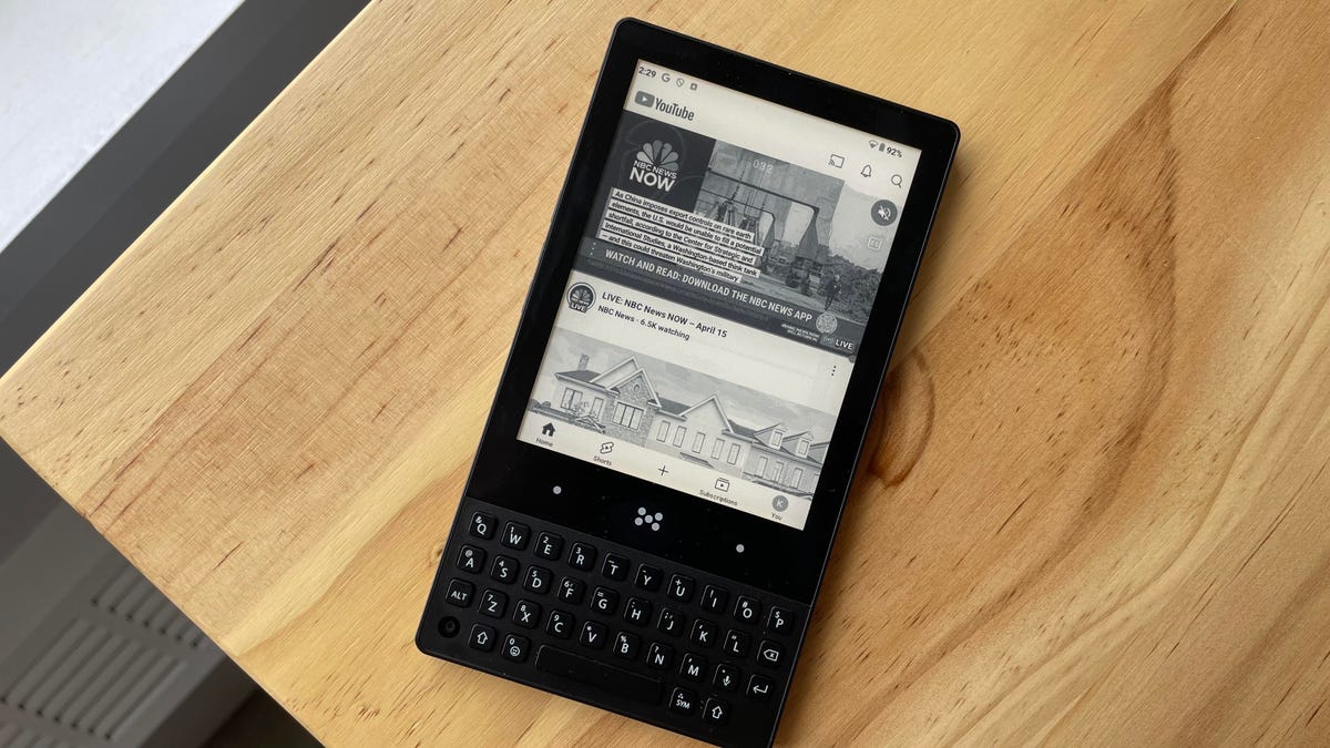 i-replaced-my-iphone-with-an-e-paper-android-handset-–-here’s-my-verdict-after-a-month