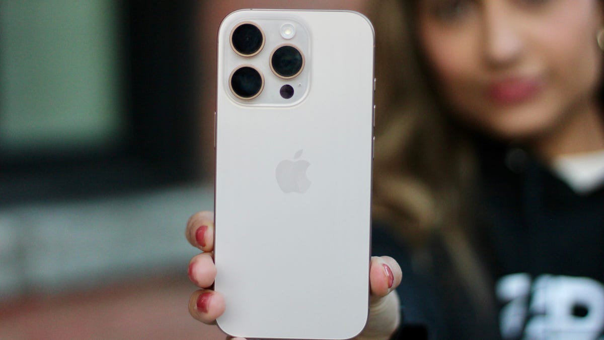 at&t’s-latest-free-iphone-16-deal-is-surprisingly-easy-to-qualify-for.-how-the-offer-works