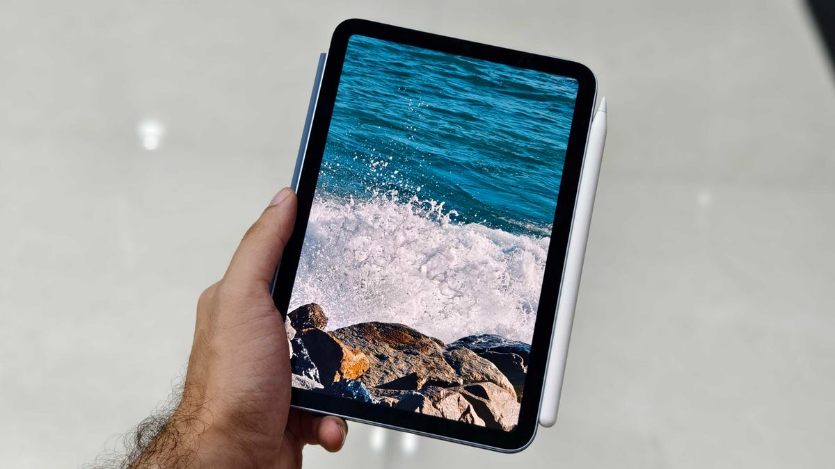 i-take-this-ipad-with-me-everywhere-and-you-can-get-it-for-an-all-time-low-price