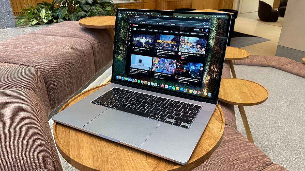 why-i-can’t-recommend-the-m4-macbook-air-enough-–-especially-at-this-discounted-price