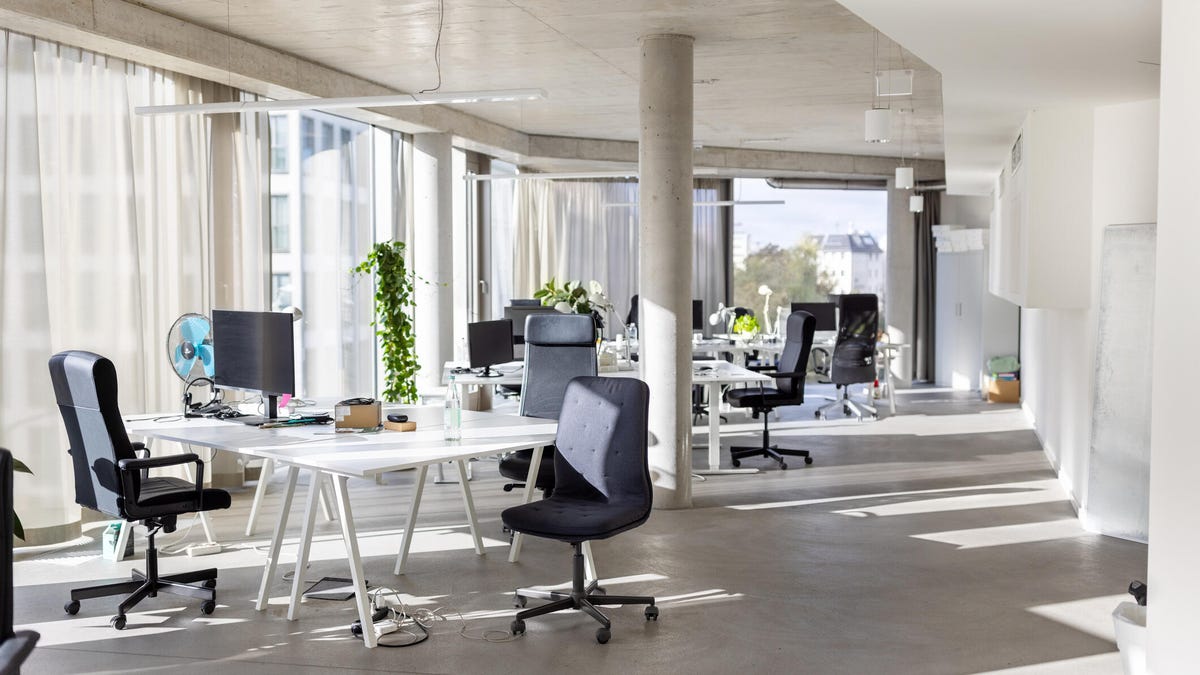 why-wfh-isn’t-dead-and-how-digital-first-companies-have-a-big-ai-advantage