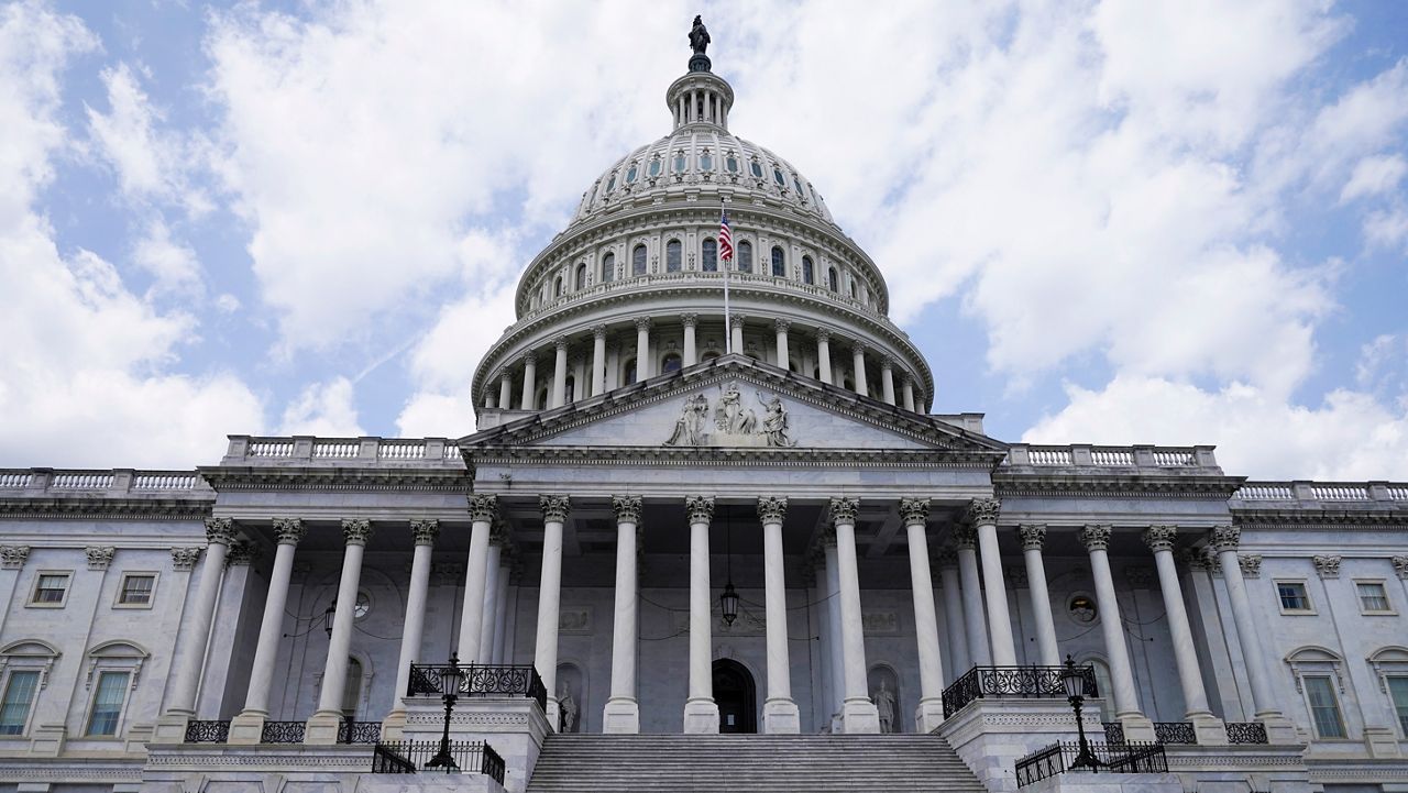 new-york-house-gop-cheers-tax-bill-while-democrats-decry-it