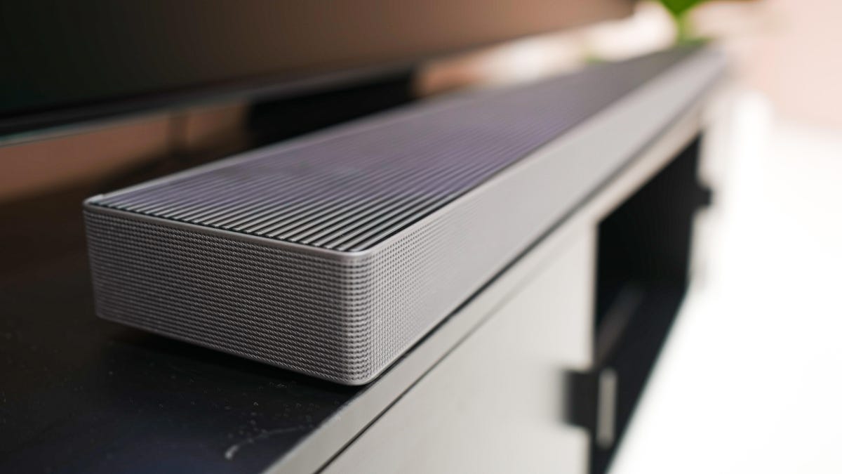5-easy-ways-to-instantly-improve-your-soundbar’s-audio-(and-they’re-free)