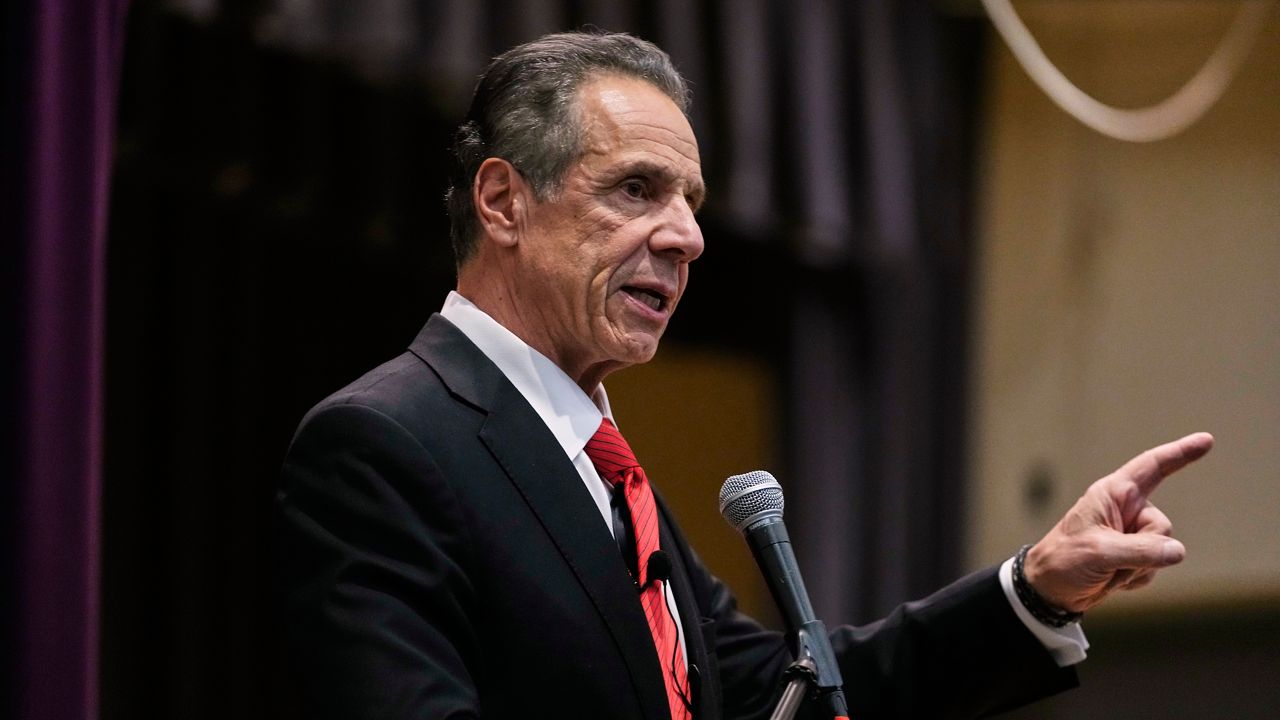 cuomo’s-lead-over-mamdani-narrows-in-nyc-mayoral-primary,-new-poll-shows