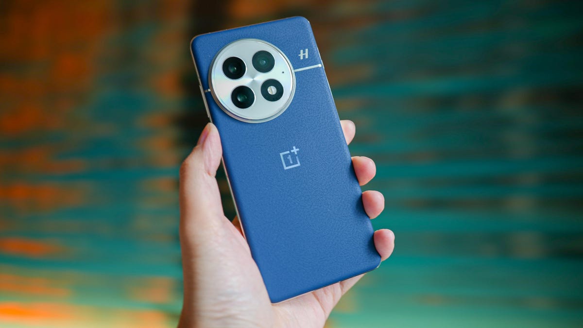 why-i-recommend-this-oneplus-phone-over-the-s25-ultra-–-especially-at-this-new-low-price