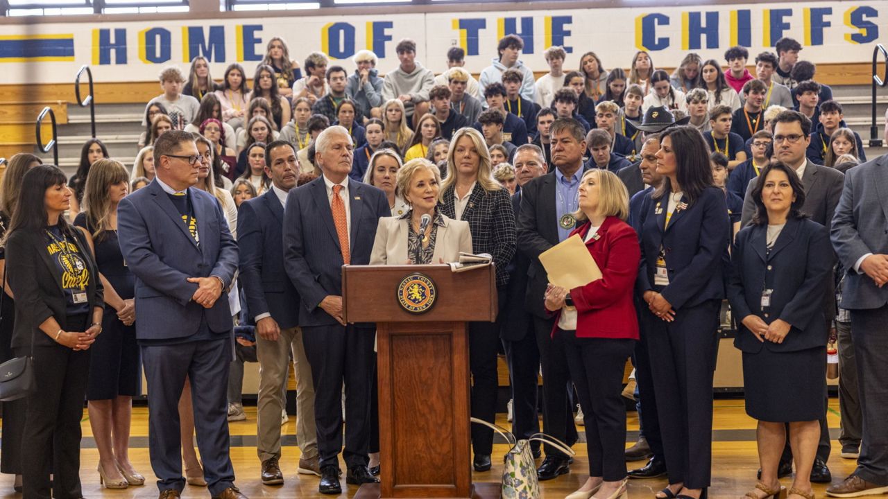 trump’s-education-secretary-threatens-to-pull-funding-from-new-york-over-its-native-american-mascot-ban