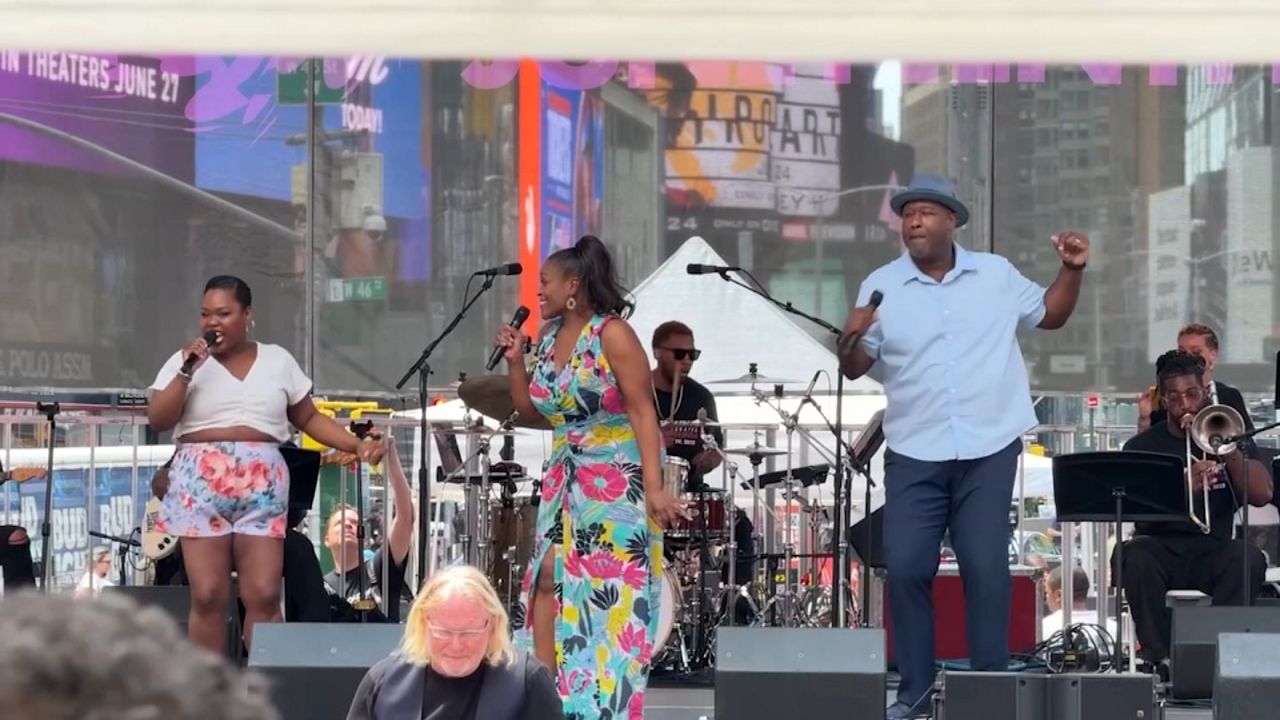 times-square-comes-alive-with-music-for-juneteenth-concert