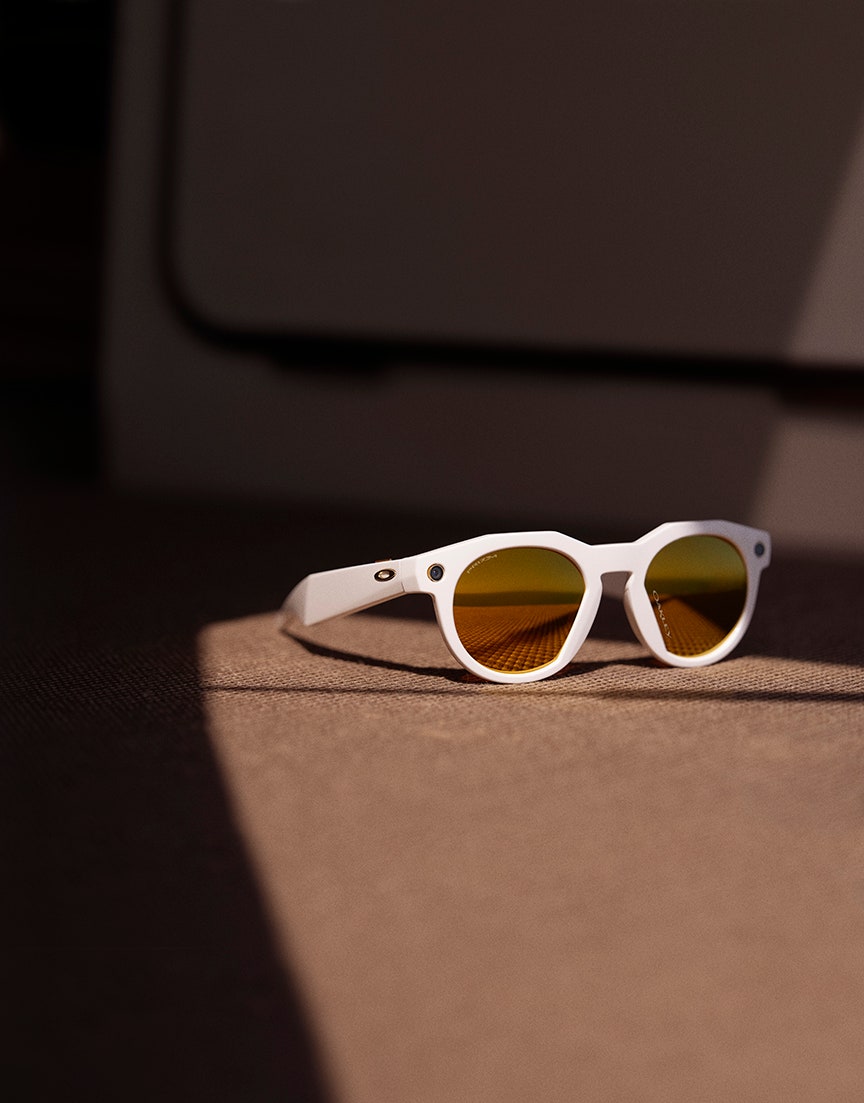 meta’s-oakley-smart-glasses-have-3k-video—watch-out,-ray-ban
