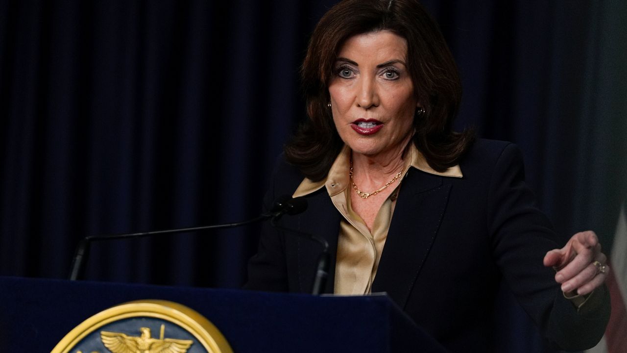 hochul’s-job-approval,-favorability-improve-as-voters-support-her-top-line-policy-items-in-state-budget,-siena-college-poll-says
