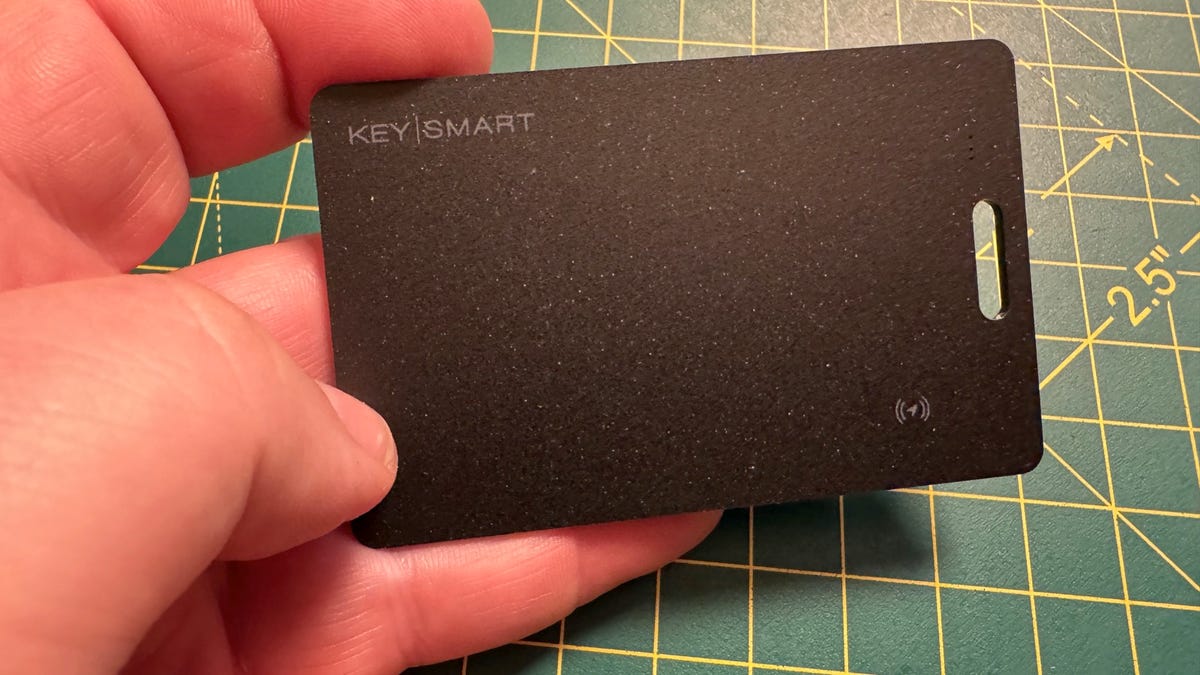 my-favorite-airtag-wallet-alternative-is-tough-and-super-thin-–-and-it’s-on-sale