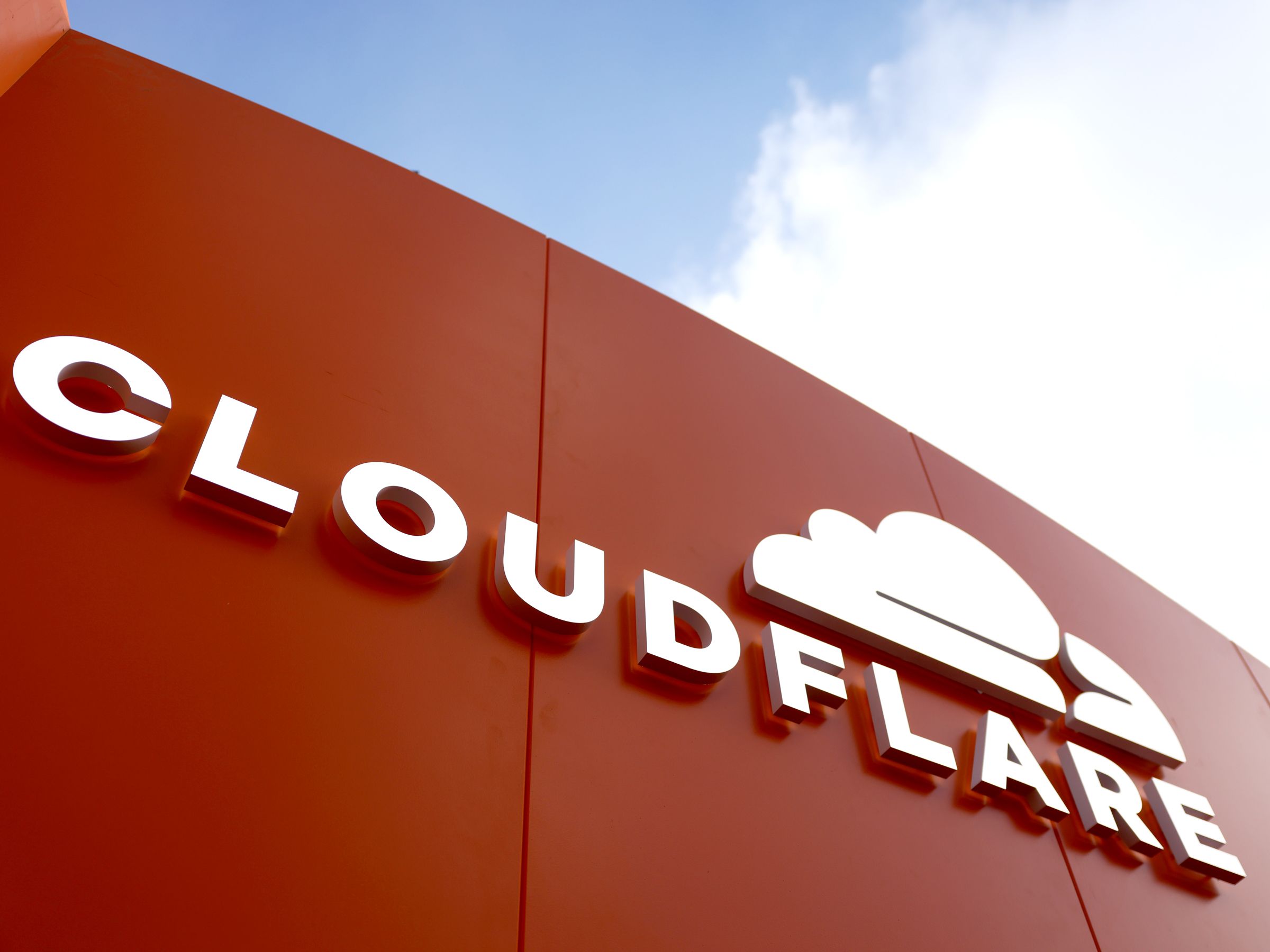cloudflare-is-blocking-ai-crawlers-by-default