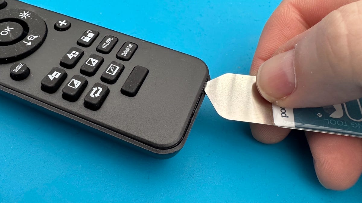 this-$12-gadget-has-become-a-permanent-accessory-on-my-keychain-–-here’s-why