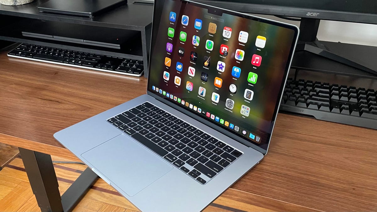 why-i-highly-recommend-the-m4-macbook-air-to-most-people-–-especially-at-$150-off