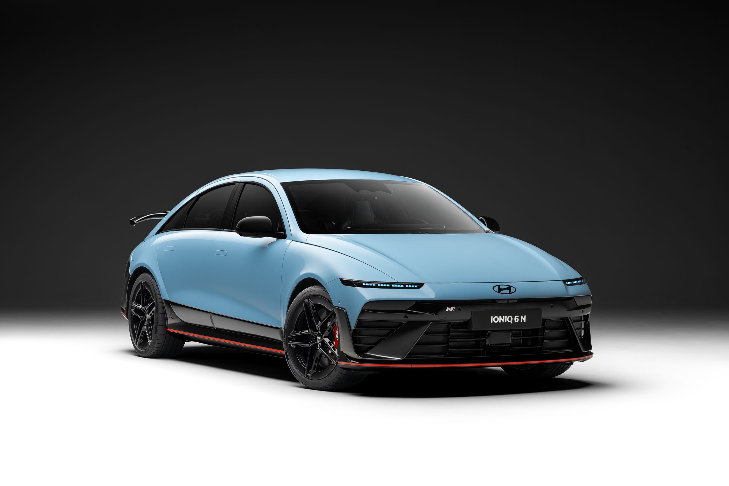 hyundai-reveals-the-‘lightspeed’-ioniq-6-n