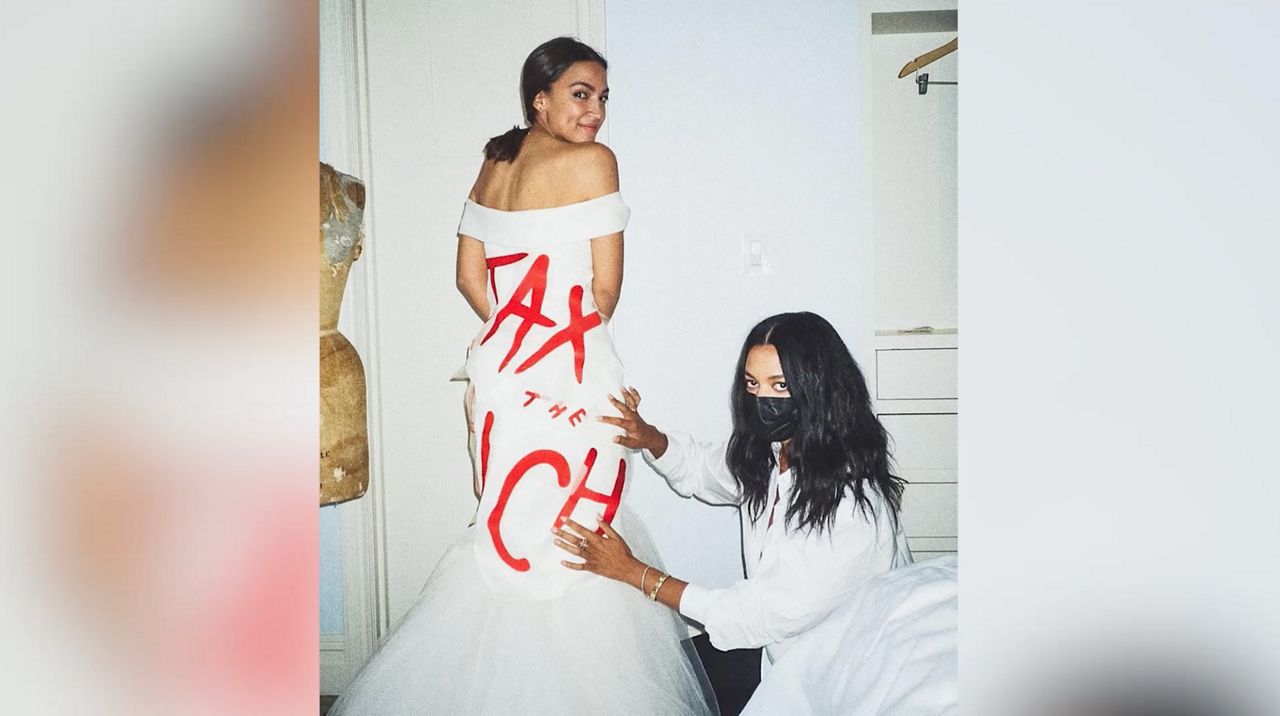 ethics-panel-says-rep.-aoc’s-met-gala-appearance-violated-house-gift-rules