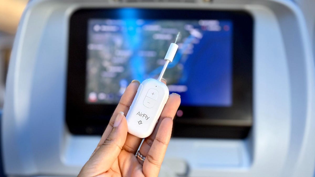 traveling-this-summer?-consider-this-before-using-airport-wi-fi-and-charging-ports