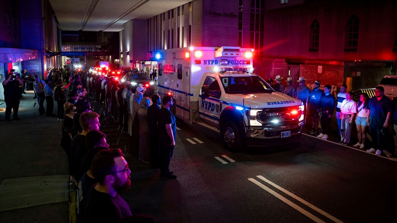 manhattan-shooting-sparks-renewed-democratic-calls-for-gun-reform;-gop-lawmakers-attack-mamdani