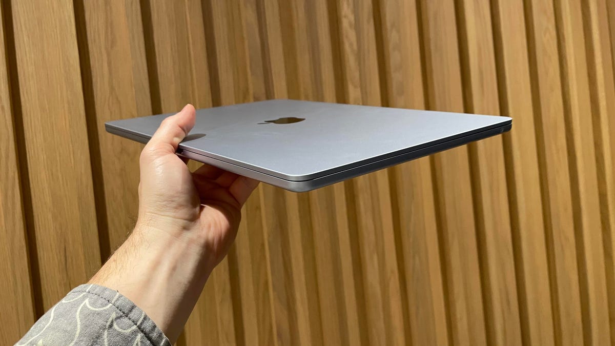 you-can-buy-the-m4-macbook-air-for-its-lowest-price-ever-on-amazon-right-now