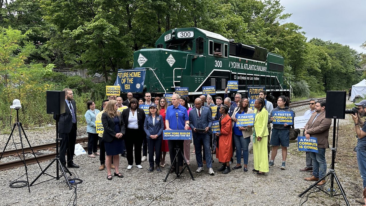 plan-for-direct-rail-line-linking-queens-and-brooklyn-moves-forward