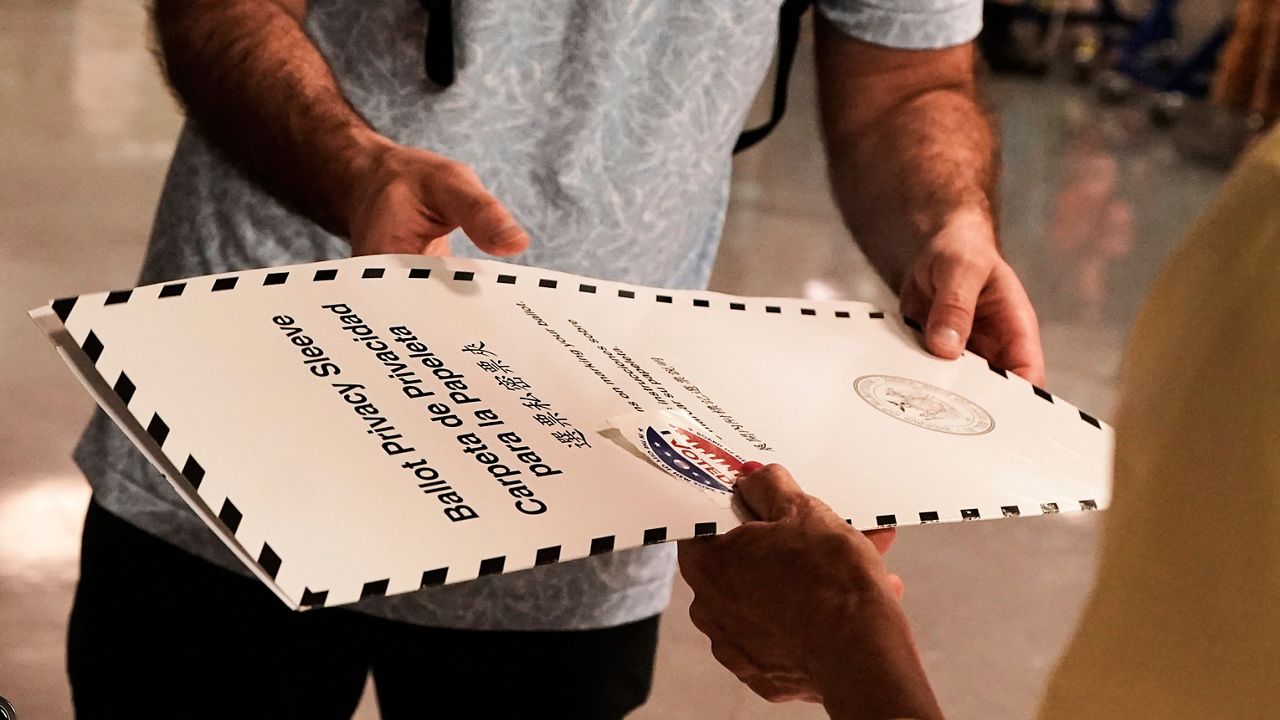 expert-weighs-in-on-alleged-forged-signatures-on-adams’-ballot-filing