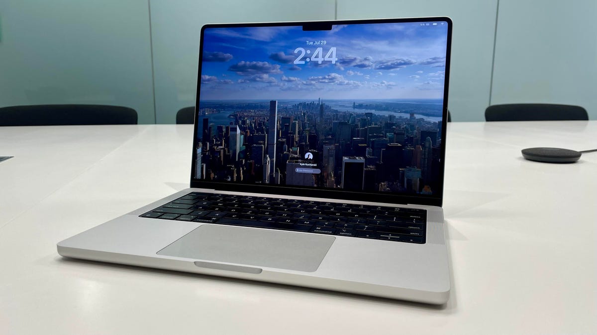 is-a-refurbished-macbook-worth-it?-i-did-the-math,-and-here’s-my-buying-advice