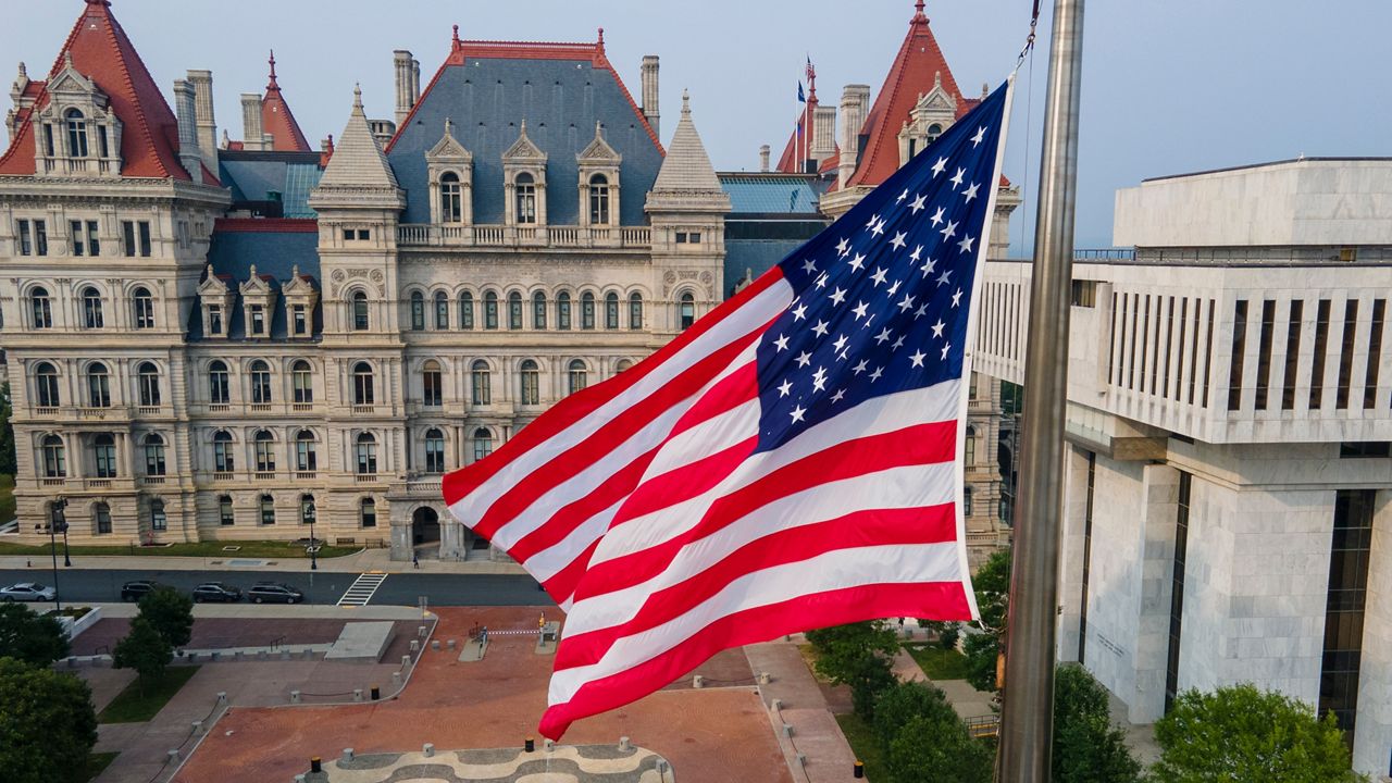 democrats-face-obstacles-in-changing-new-york’s-redistricting-laws