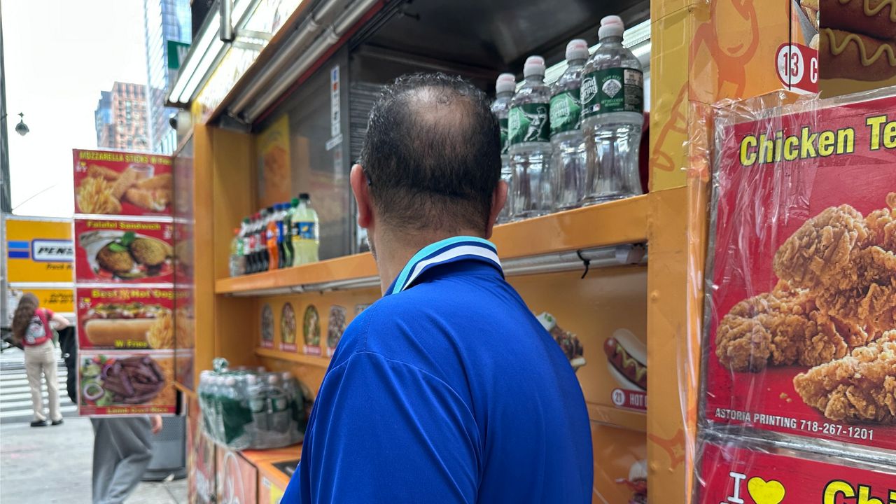 halal-cart-vendors-worry-about-future-of-industry-amid-ice-raids-and-sightings