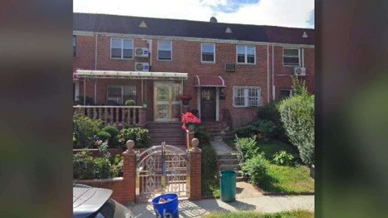 first-charges-filed-under-new-deed-theft-law-in-queens-case