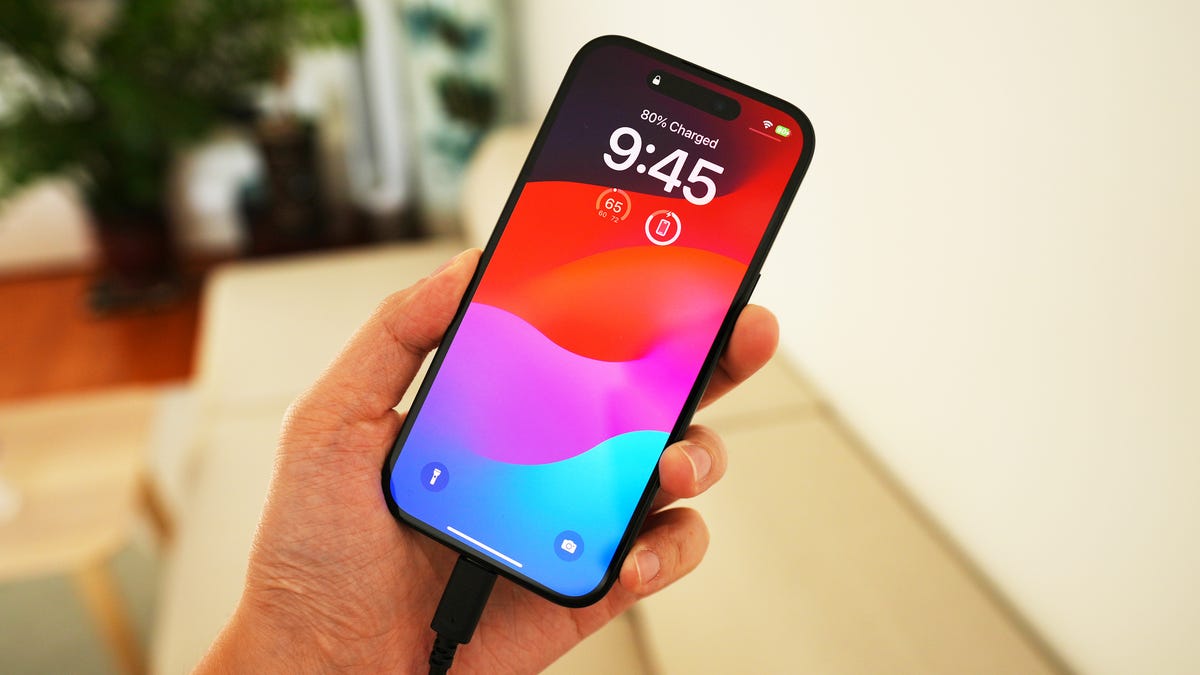 changing-these-ios-18-settings-significantly-improved-my-iphone’s-battery-life
