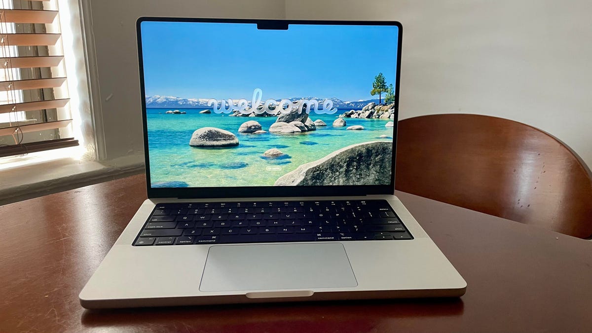 is-a-refurbished-macbook-viable-in-2025?-i-did-the-math,-and-here’s-my-expert-advice
